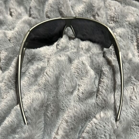 Foster Grant Polarized Sunglasses - Picture 5 of 8
